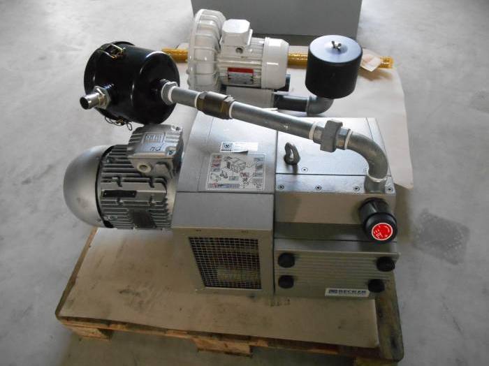 Becker and Rietschle vacuum compressores Pic 1