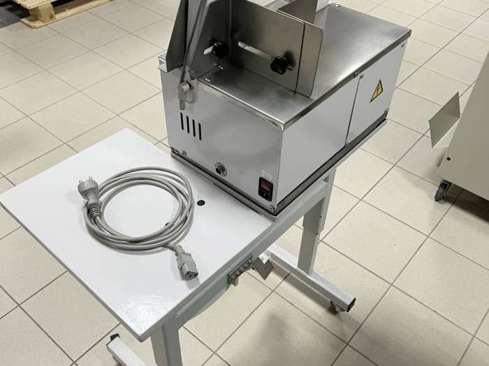 COM J 240/30 Banding Machine on a Base Pic 7