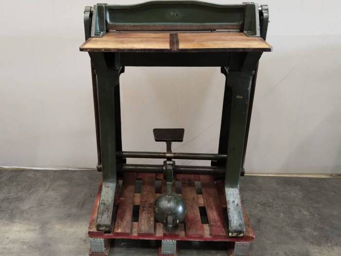 Creasing Machine Pic 1