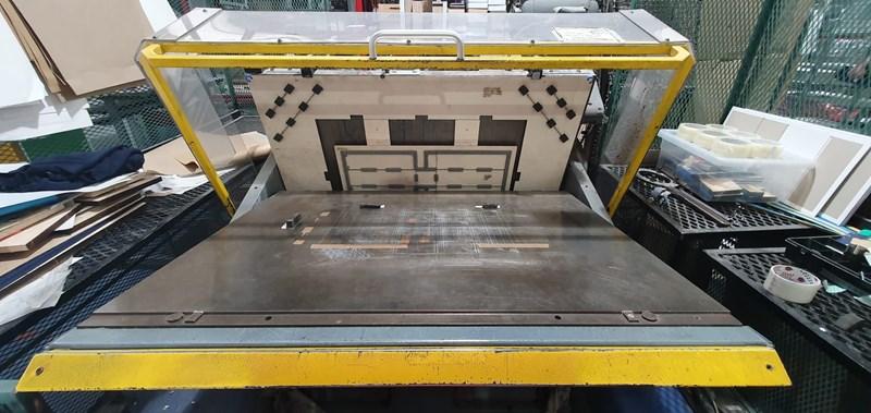 Crosland TVG 125cm Clam Shell Die Cutter Pic 2