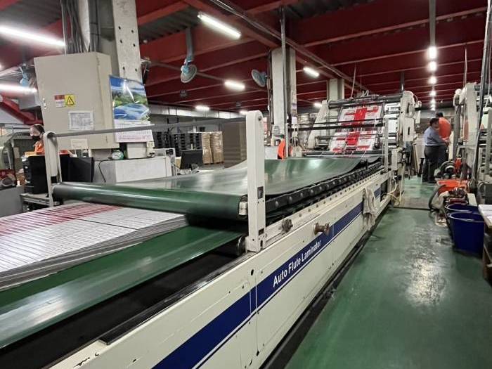 Ding Shung CS 1416 Auto Flute Litho Cardboard Laminato Pic 2