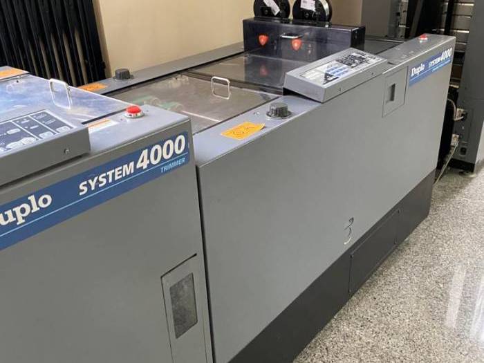 Duplo System 4000 booklet maker Pic 4