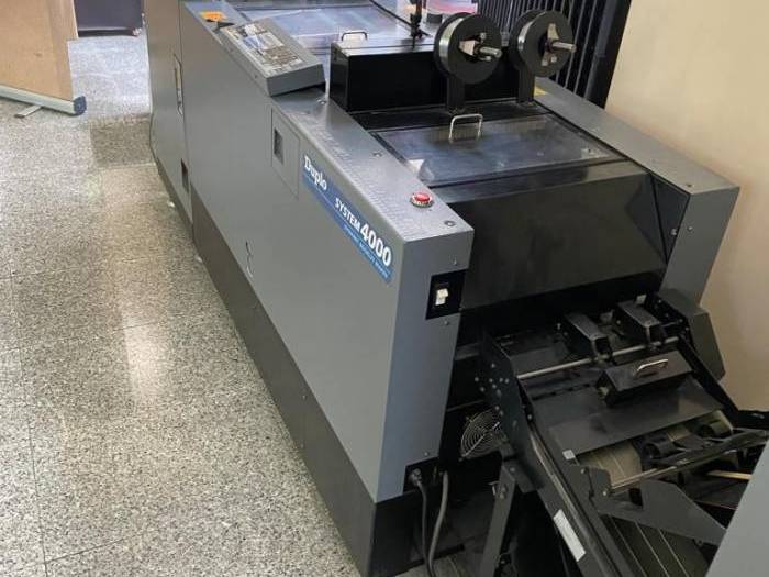 Duplo System 4000 booklet maker Pic 5