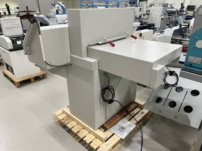 EBA 551-06 Paper Cutting Machine Pic 8
