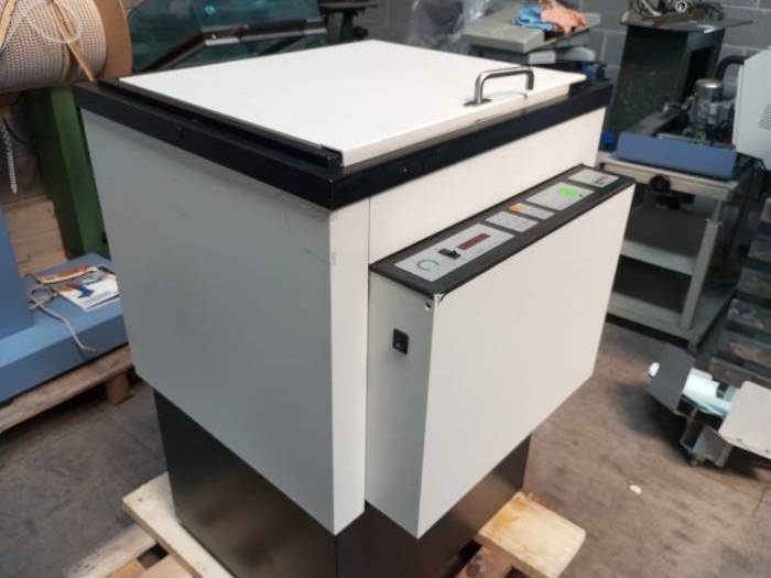 Eskifot Insolator Machine Pic 4