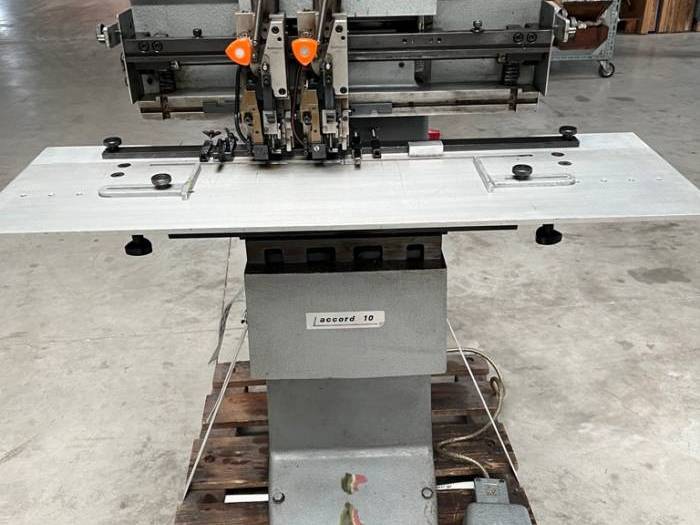 Hohner Two Heads Stitcher- Accord 10 Pic 1