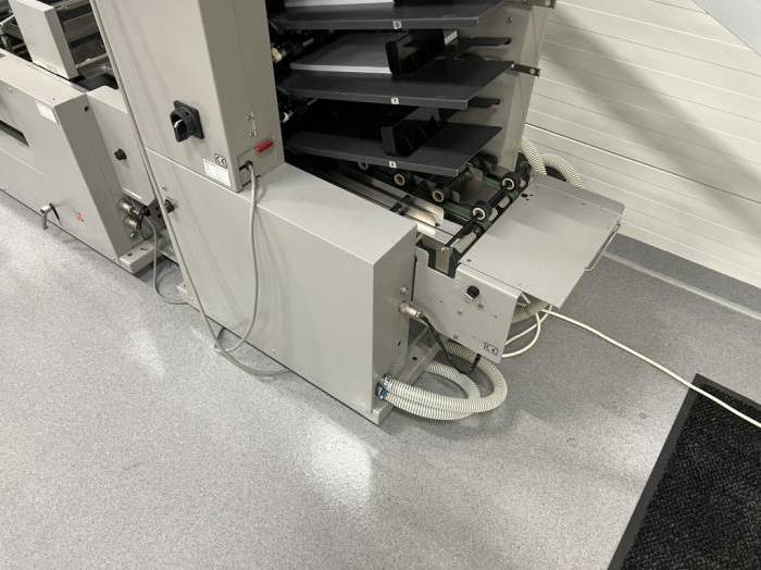 Horizon MC-80a   SPF-10II   FC-10II Booklet Making Lin Pic 7