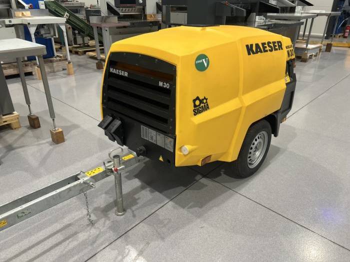 Kaeser M30 PE screw compressor on a trailer Pic 6