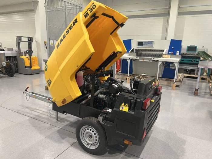 Kaeser M30 PE screw compressor on a trailer Pic 11