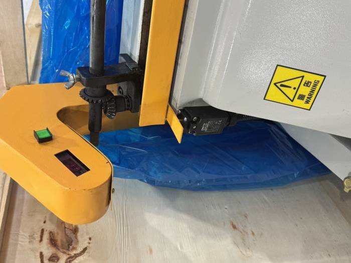 Manual Die Cutting and Creasing ML 1100 - EU Stock Pic 5