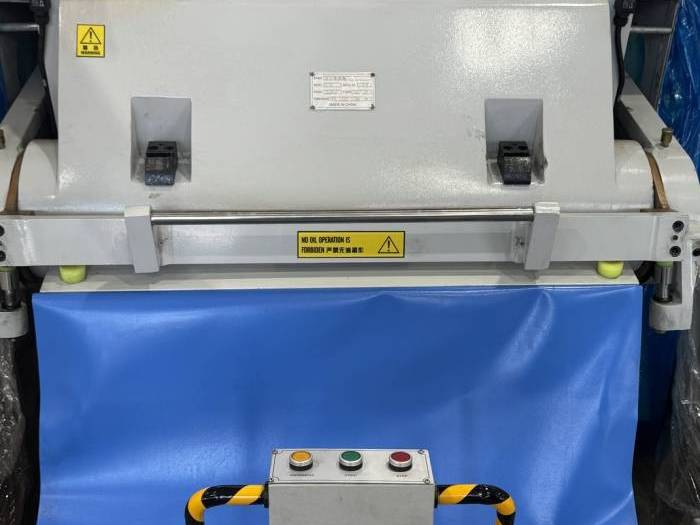 Manual Die Cutting and Creasing ML 1100 - EU Stock Pic 1