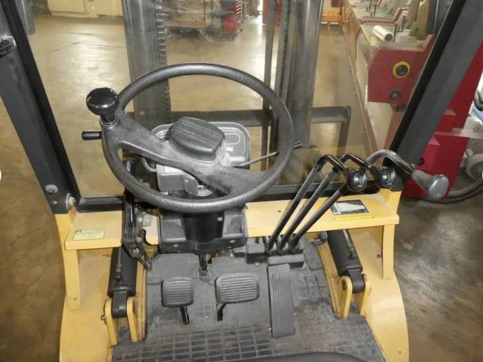 Mitsubishi FG 20 F17B Pic 6