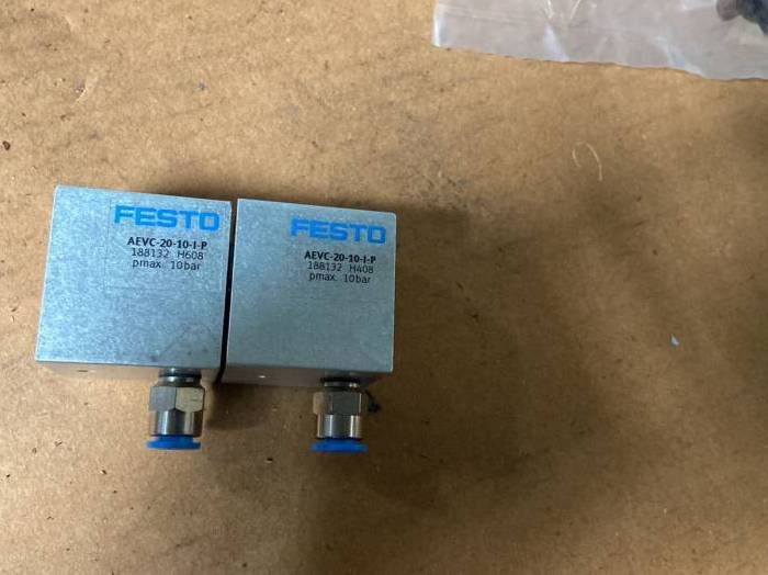 New Festo Threaded Cylinder Pic 1