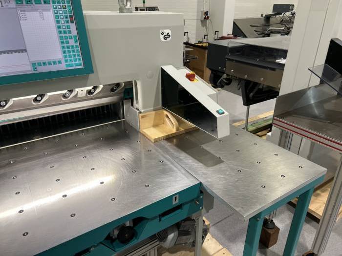 Perfecta 92 TS ASE Paper Cutting Machine Pic 4