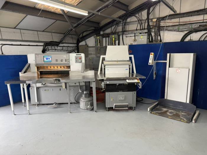 Polar 92 ED Guillotine 92cm   LW 450-2 Stack Lift   RA Pic 1