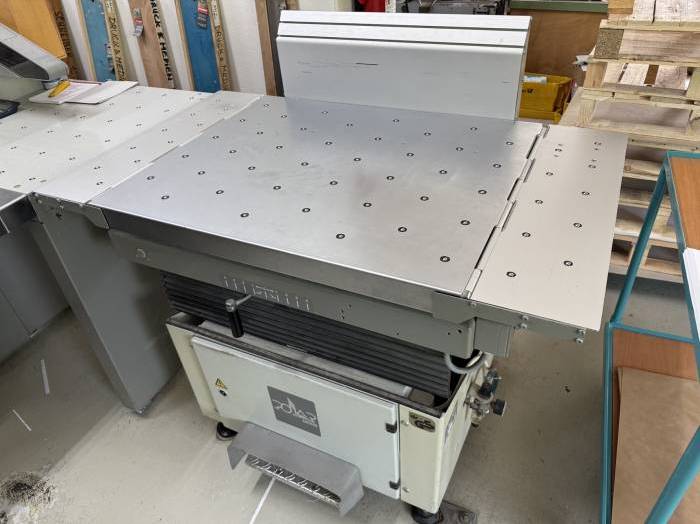 Polar R-2 Vibrating Table Pic 1