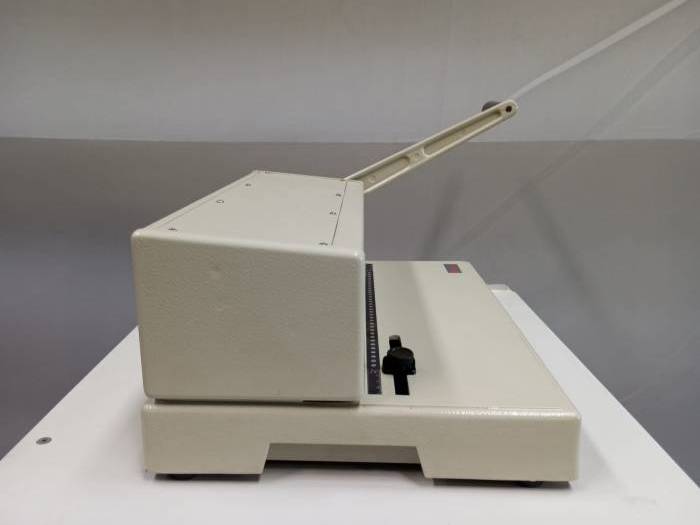 Yosan 4500 - Encuadernadora Pic 3