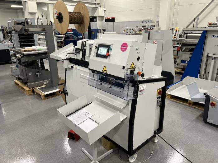 Renz Mobi 500 Semi-Automatic Spiral Binding Machine Pic 3
