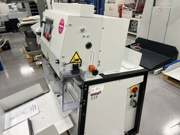 Renz Mobi 500 Semi-Automatic Spiral Binding Machine Pic 9