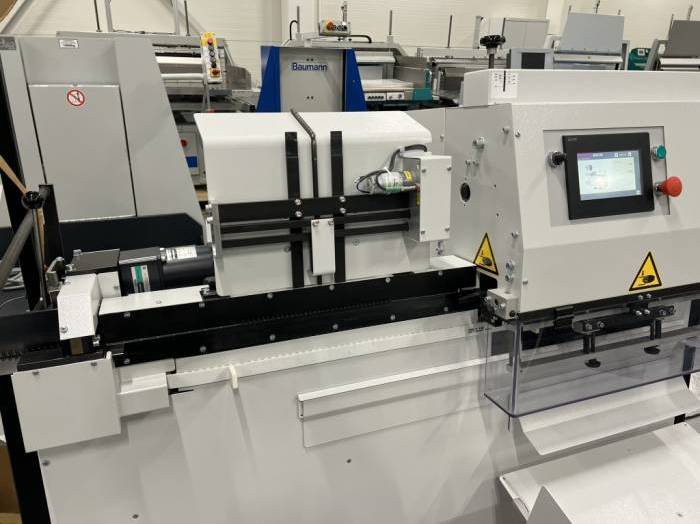 Renz Mobi 500 Semi-Automatic Spiral Binding Machine Pic 4