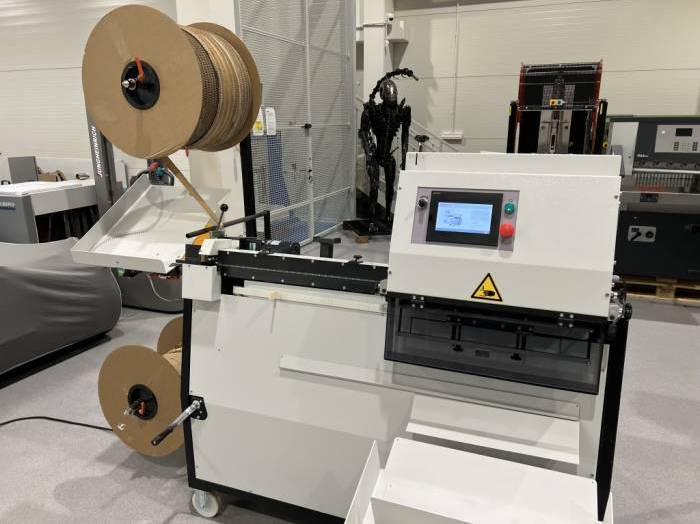 Renz Mobi 500 semi-automatic spiral binding machine Pic 6