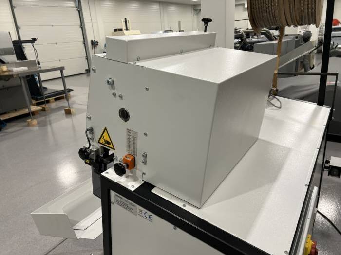 Renz Mobi 500 semi-automatic spiral binding machine Pic 10