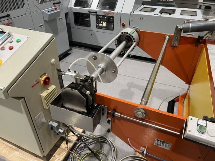 Robust 800 Roll-to-Sheet Slitter Pic 9