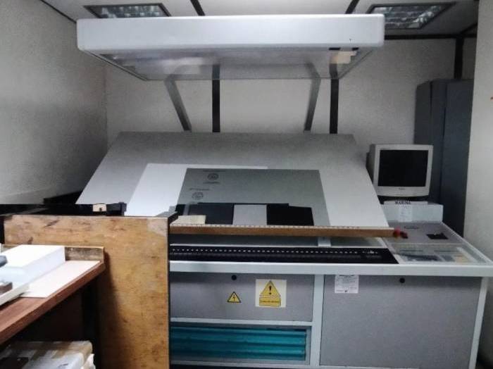 Roland 902 - 2 colours 104 x 140 cm straight Pic 3