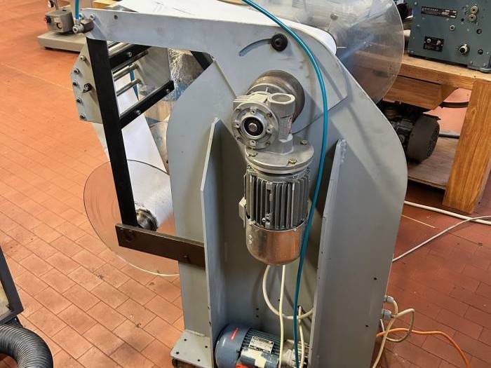 Roll slitting machine Pic 3