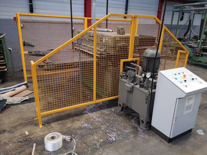 Sandt 150 Ton die cutting machine Pic 3