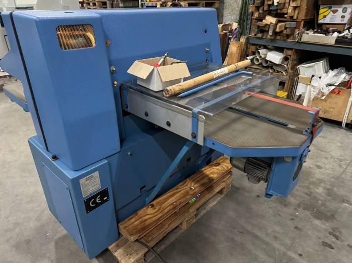 Schneider Senator 76 E-line Pic 3