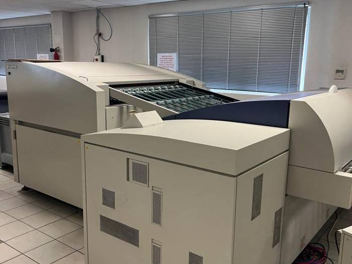 Screen PT-R 8900 N Pic 2