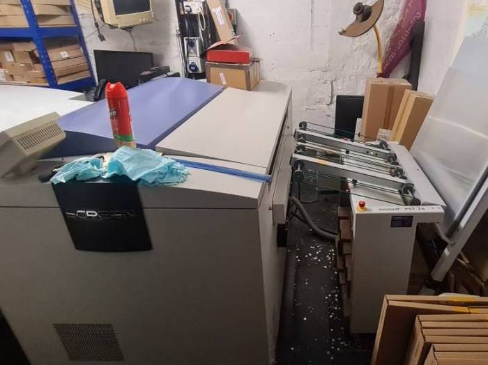 Screen PT-R 4300 S Pic 10