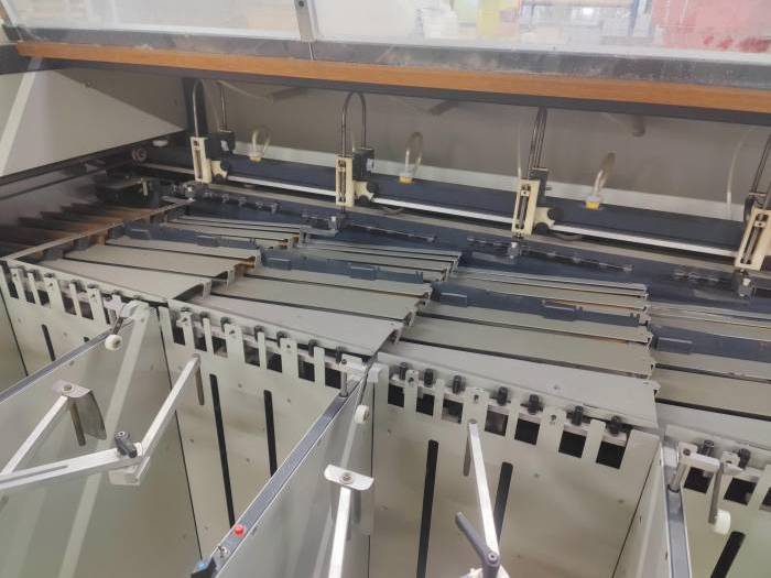 Theisen en Bonitz Sprint HP 320, 20 stations collating Pic 3