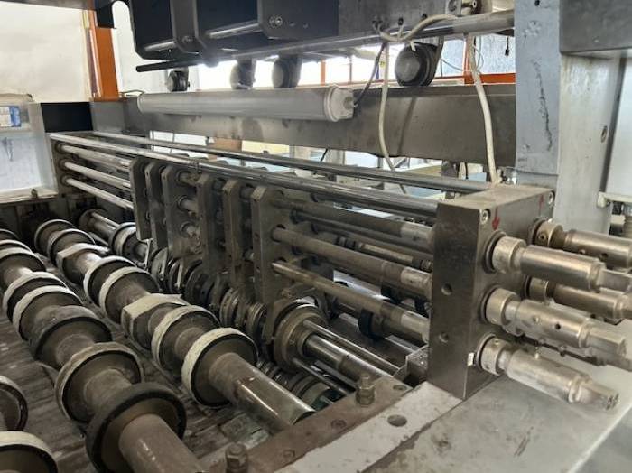 WFD 350 bag making machine Pic 6